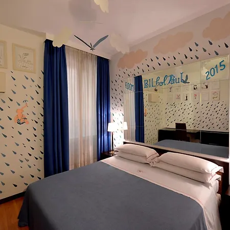 Hotel Phi