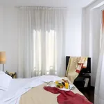 Hotel Phi