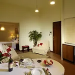 Hotel Phi 4*