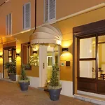 Phi Al Cappello Rosso