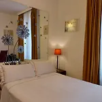 Phi Hotel