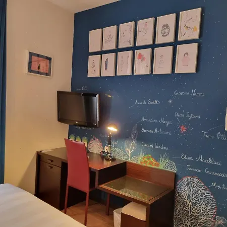 Hotel Phi 4*