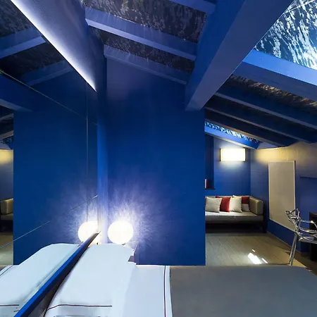 Phi Hotel