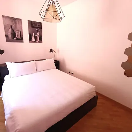 Phi Hotel