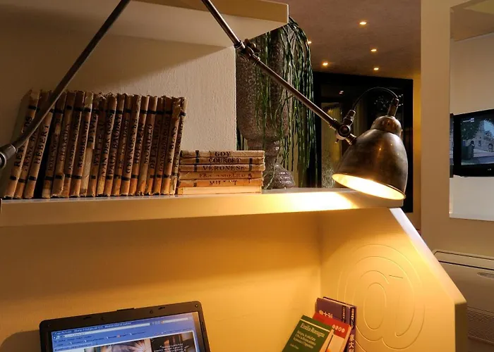 Phi 4* Μπολόνια