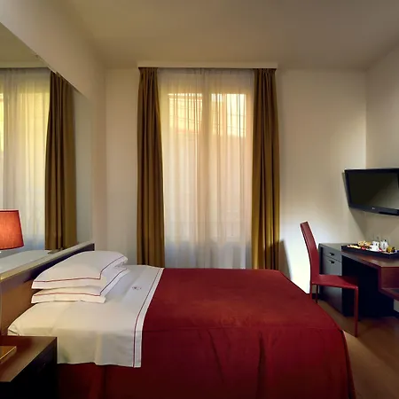 Phi Al Cappello Rosso 4*