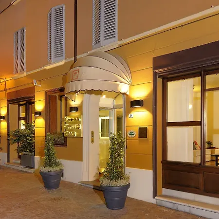 Phi Al Cappello Rosso