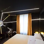 Phi Szálloda 4*